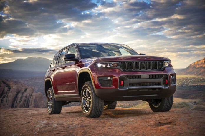 grand-cherokee-2022.1-1068x712